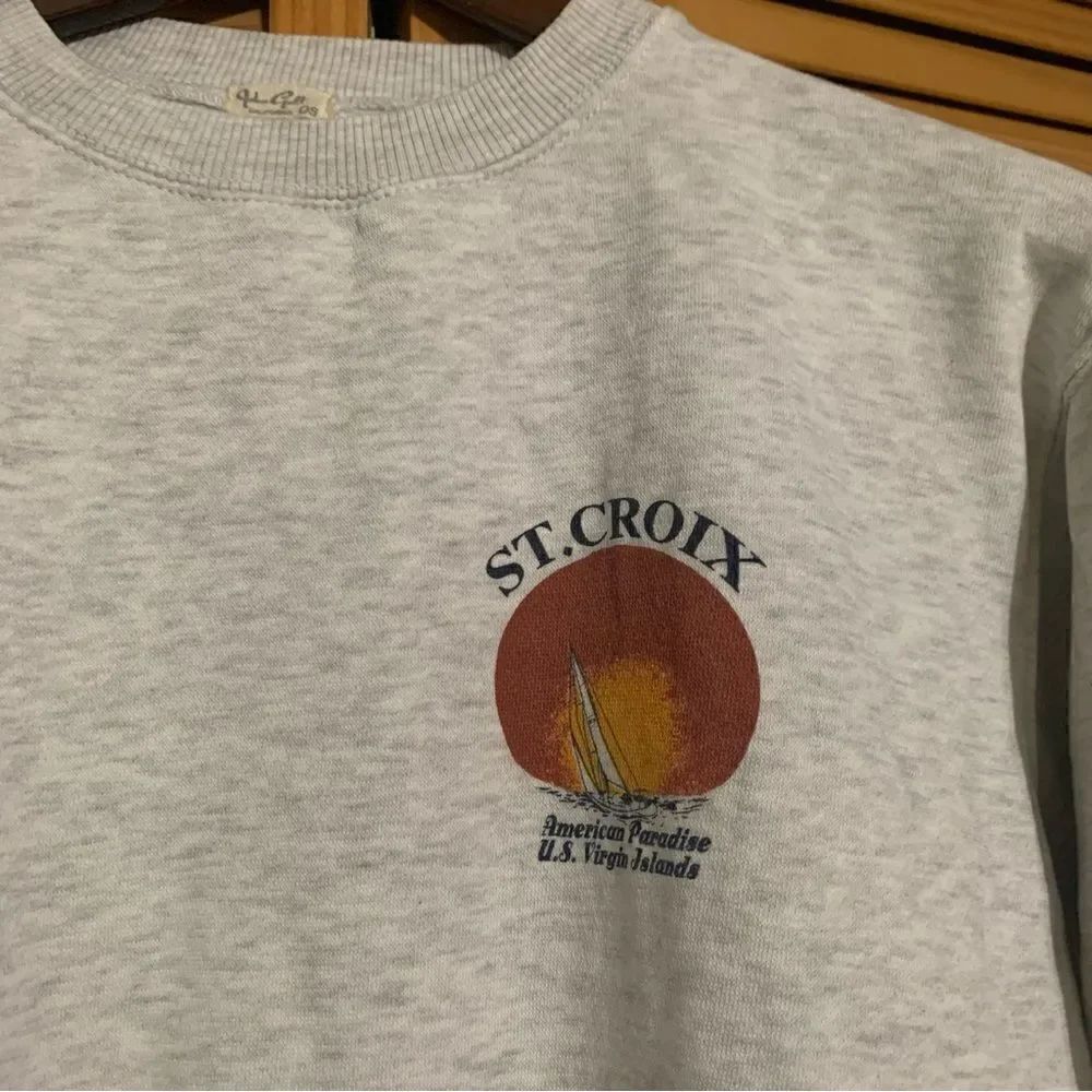 Brandy Melville Virgin Islands Graphic Crewneck - Picture 2 of 5